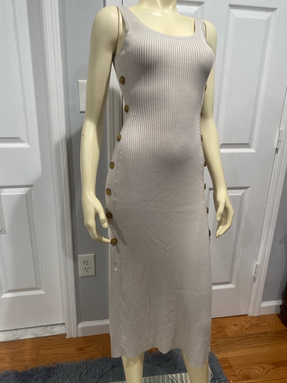 HFR NICOLE BENEFIELD
Maxi Sweater Dress Sleeveless Ribbed Tank Light Beige/ XSp - Picture 3 of 8